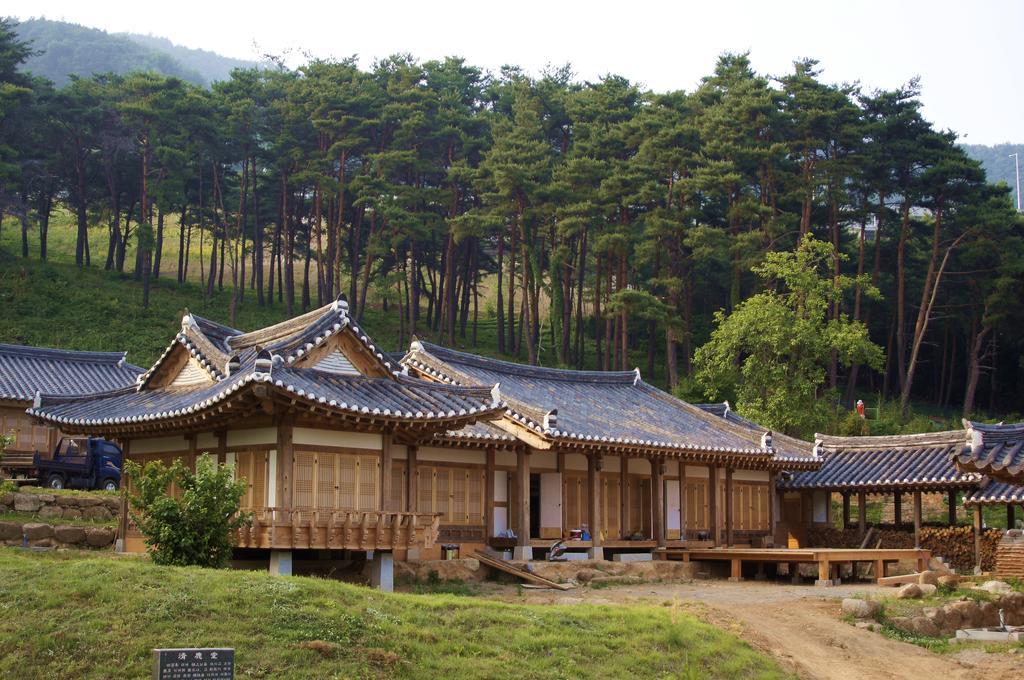 Korean Traditional House - Chungnokdang Hotel Poszong Kültér fotó