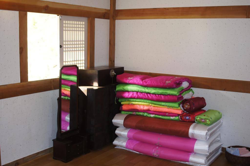 Korean Traditional House - Chungnokdang Hotel Poszong Kültér fotó
