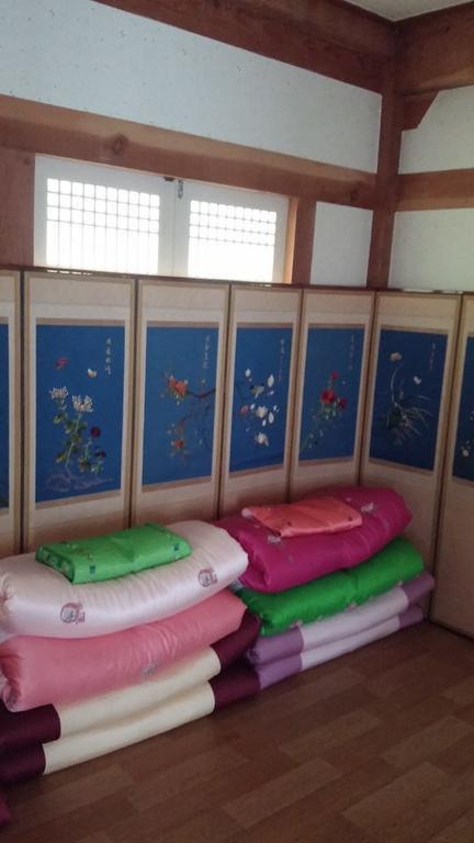 Korean Traditional House - Chungnokdang Hotel Poszong Kültér fotó