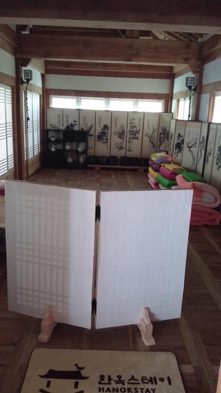 Korean Traditional House - Chungnokdang Hotel Poszong Kültér fotó