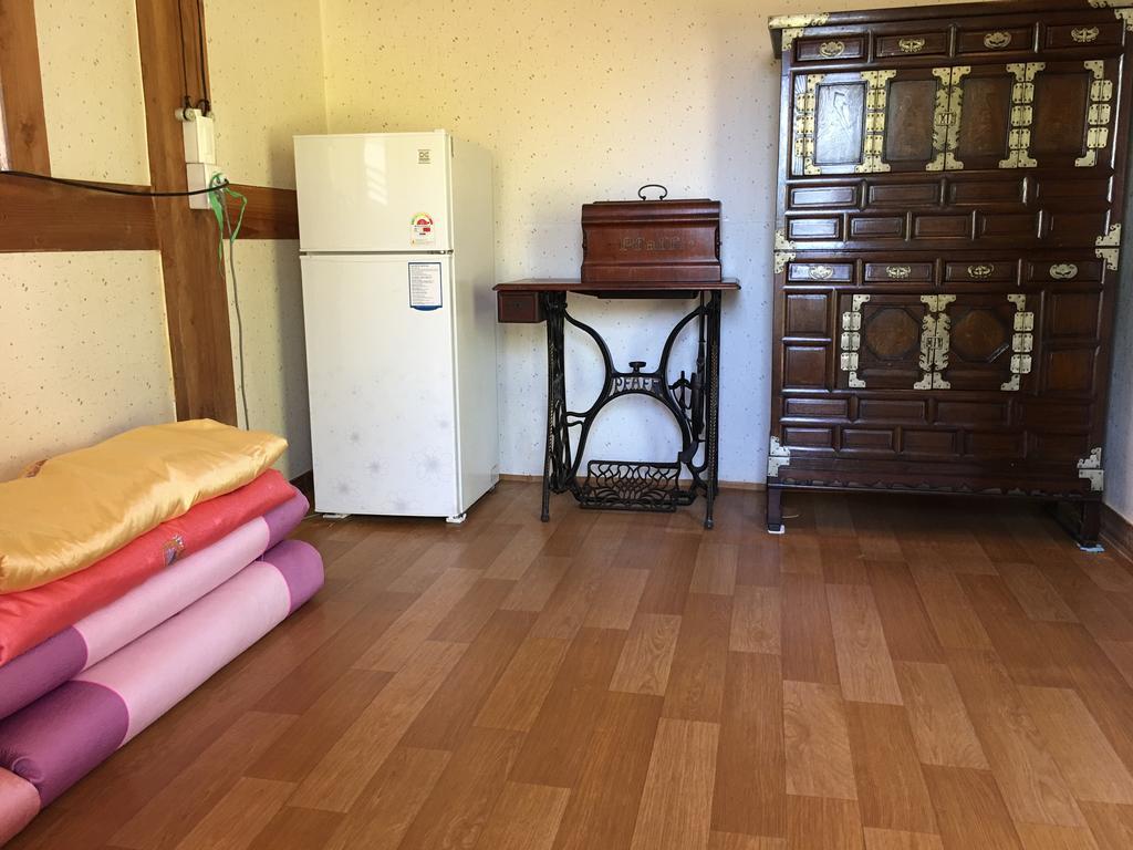 Korean Traditional House - Chungnokdang Hotel Poszong Kültér fotó