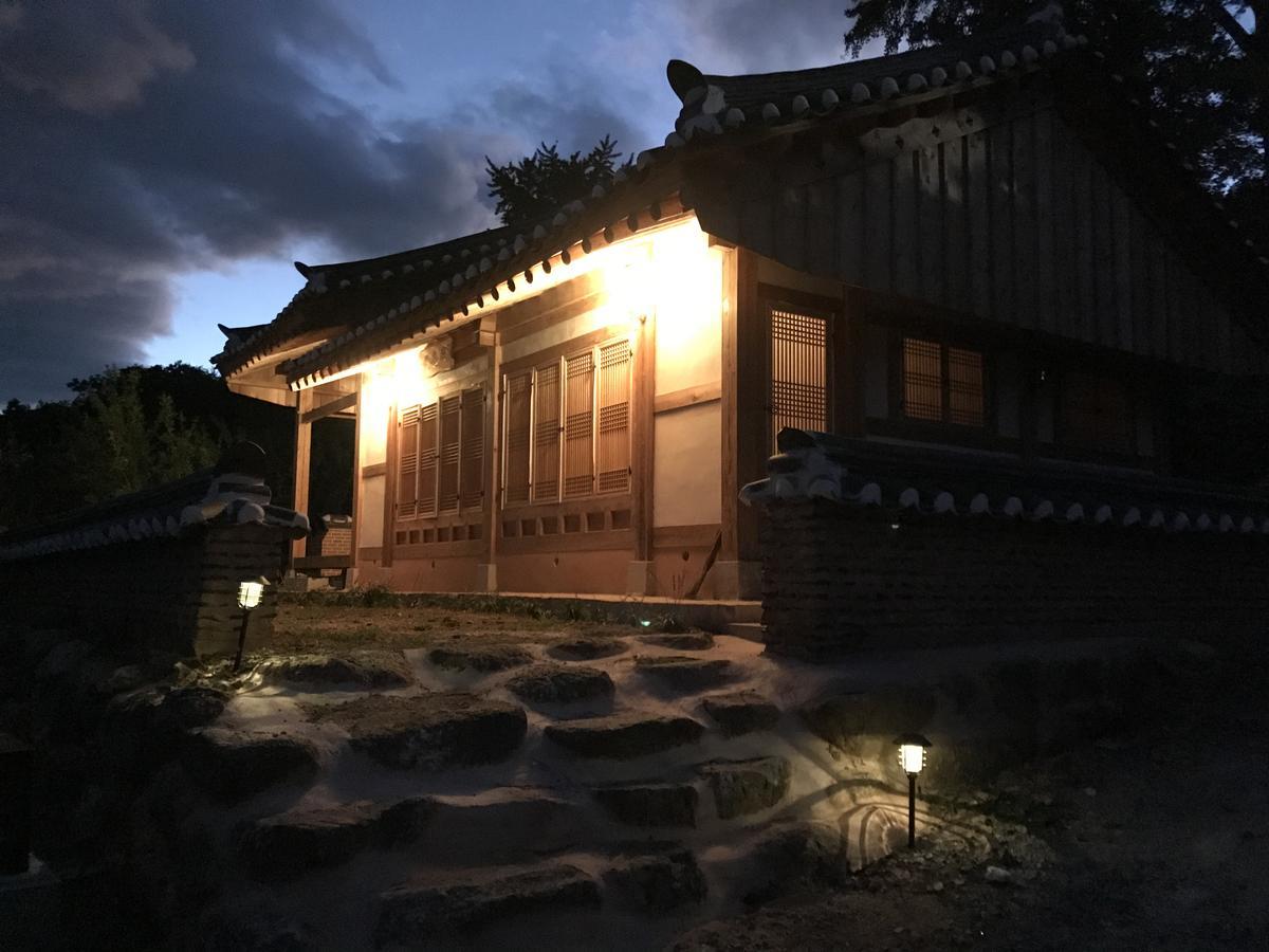Korean Traditional House - Chungnokdang Hotel Poszong Kültér fotó