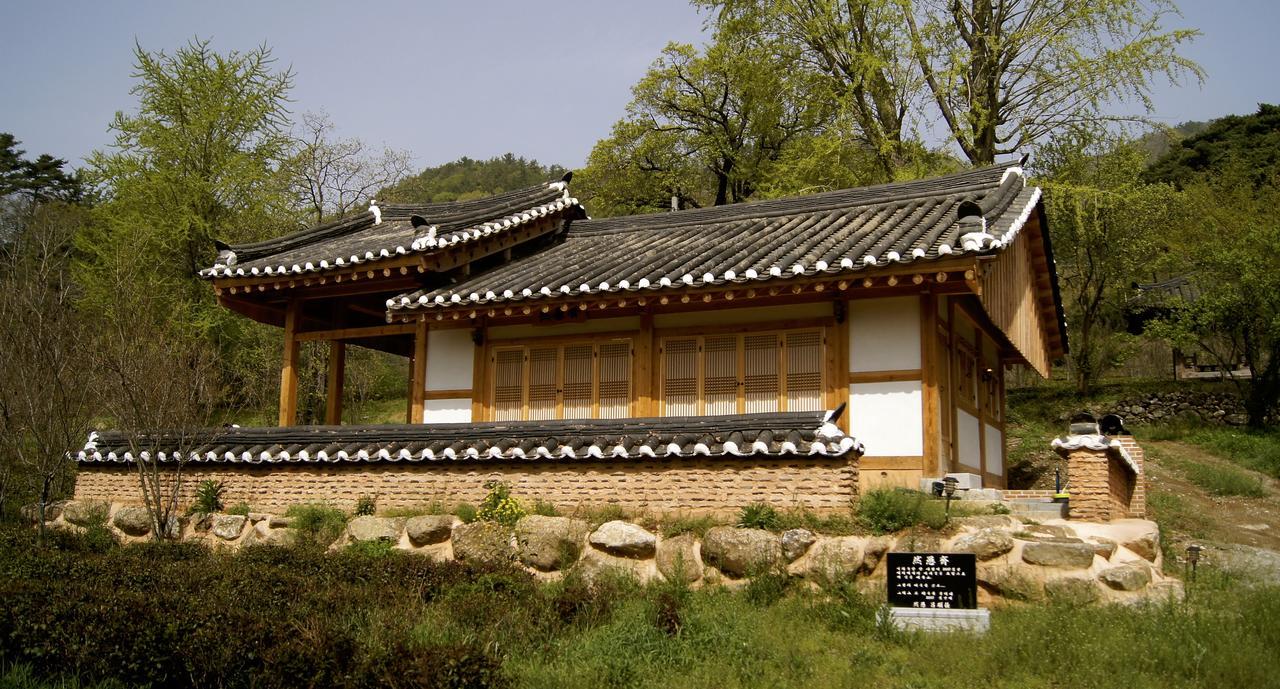 Korean Traditional House - Chungnokdang Hotel Poszong Kültér fotó